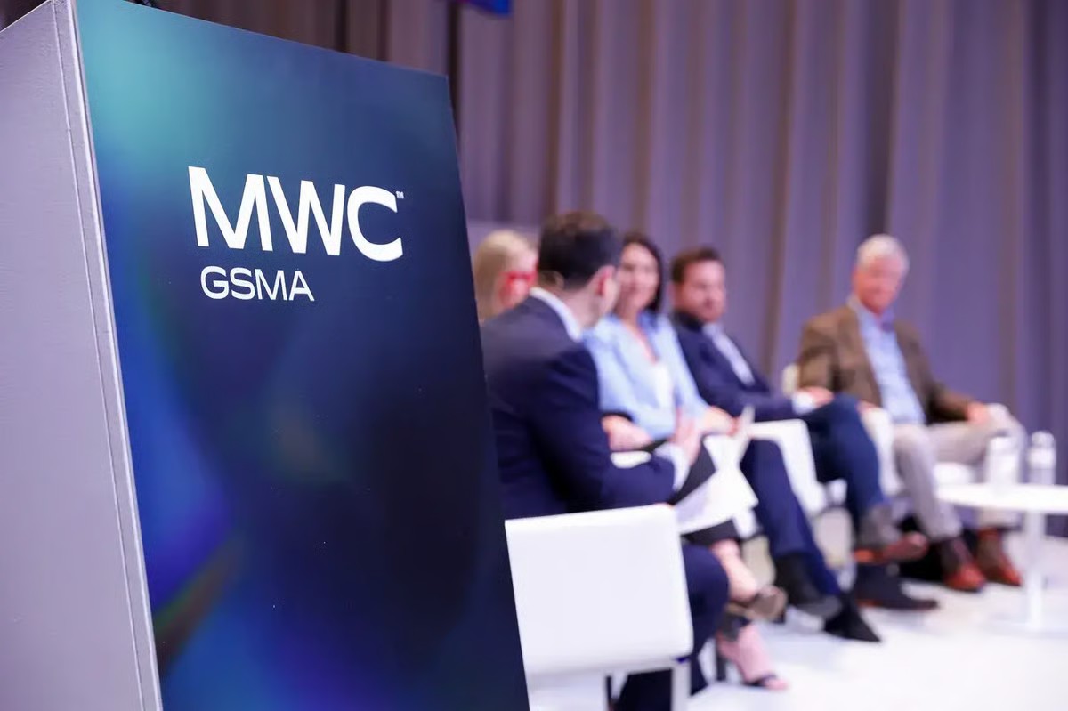 mwc 2025 conference summit 1 3x2